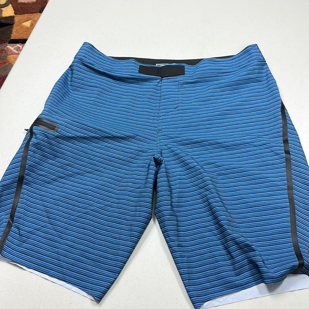 O’Neill men’s swim trunks in blue stripes